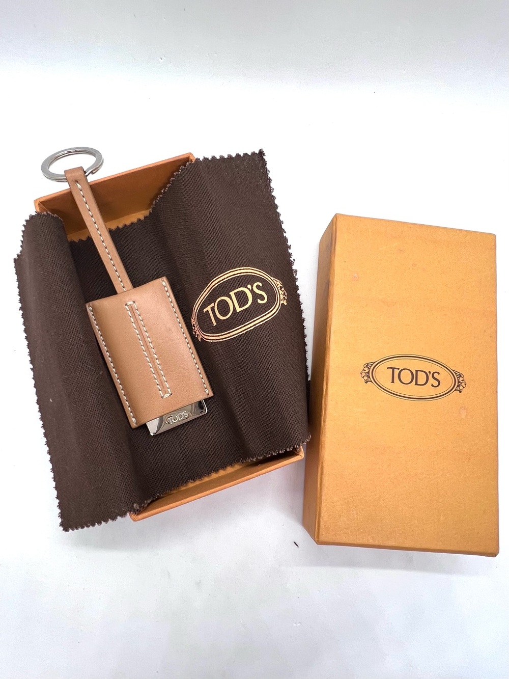 Tod’s Leather Keychain Mirror Travel Compact Tan w/ Branded Box & Cloth Italy